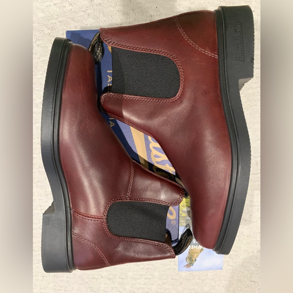 Blundstone like new in box 1309 dress redwood leather boots AU 9 men’s 10